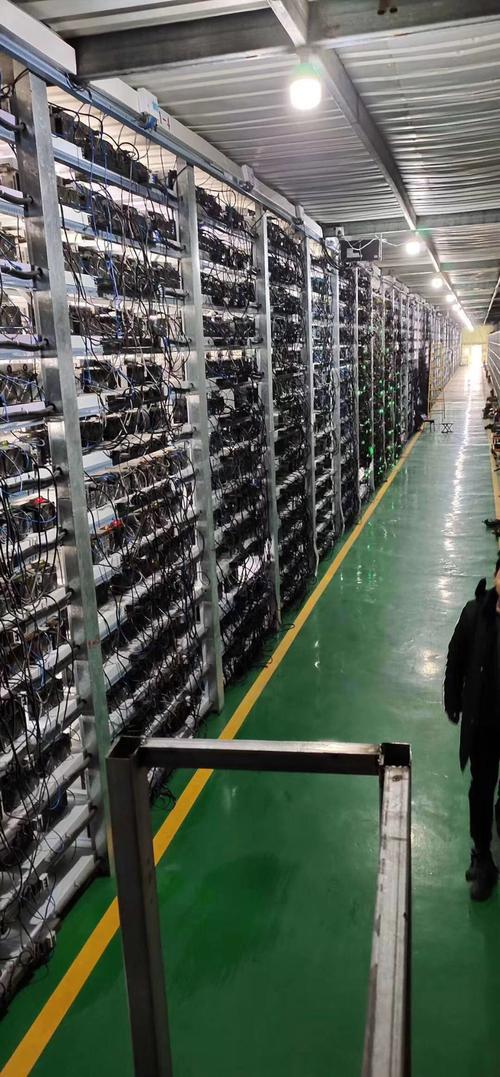 Mining farm adapted for PoS staking mechanisms