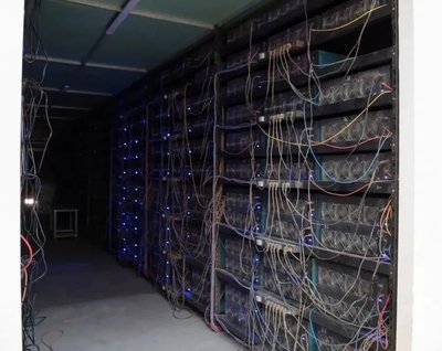 Large-scale mining farm utilizing Canaan ASIC rigs
