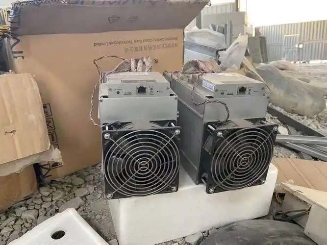 Renewable energy powered mining farm reducing operational costs
