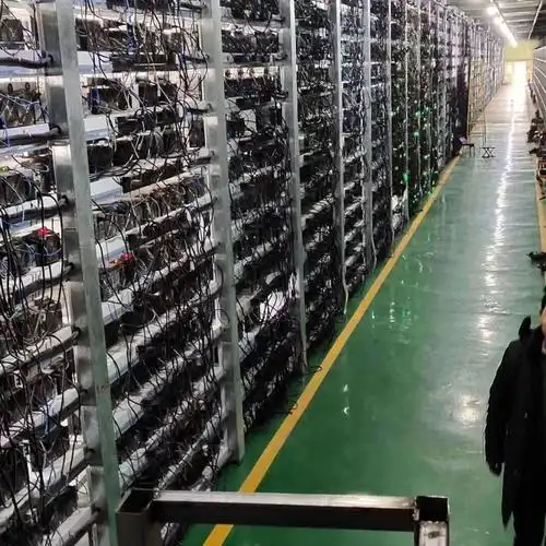 Well-organized mining farm with multiple rigs operating in sync